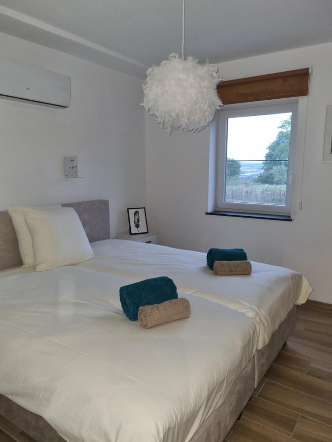 Cerf, Ouvre-Moi B&B Rochefort Εξωτερικό φωτογραφία