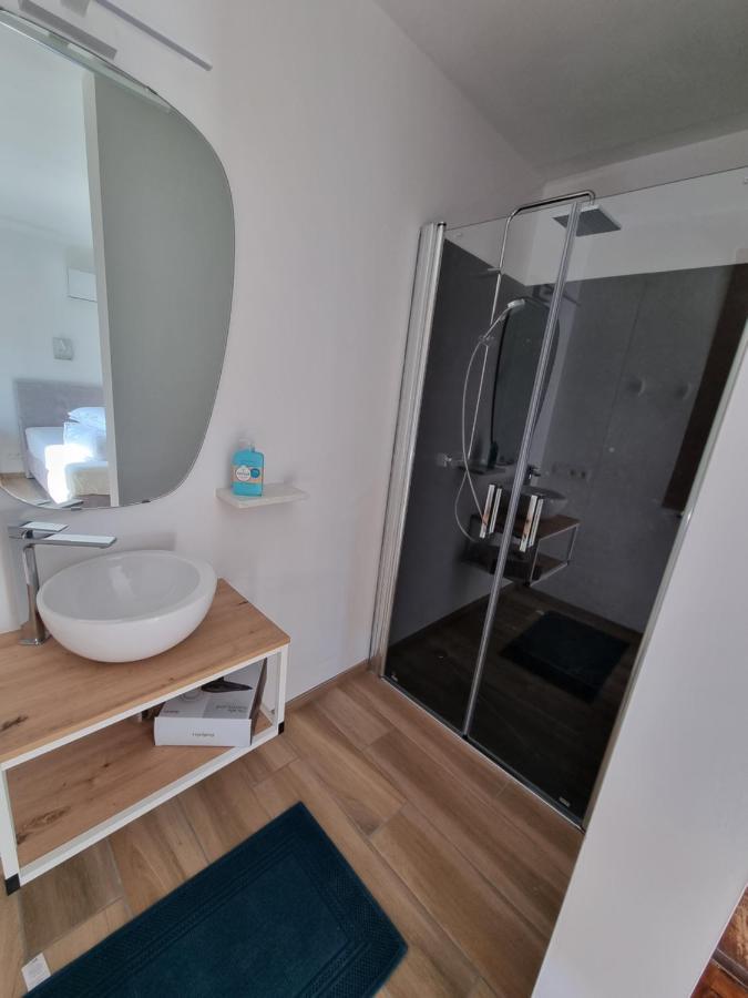 Cerf, Ouvre-Moi B&B Rochefort Εξωτερικό φωτογραφία
